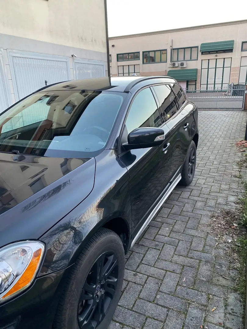 Volvo XC60 2.4 diesel AWD D4 Business Nero - 2