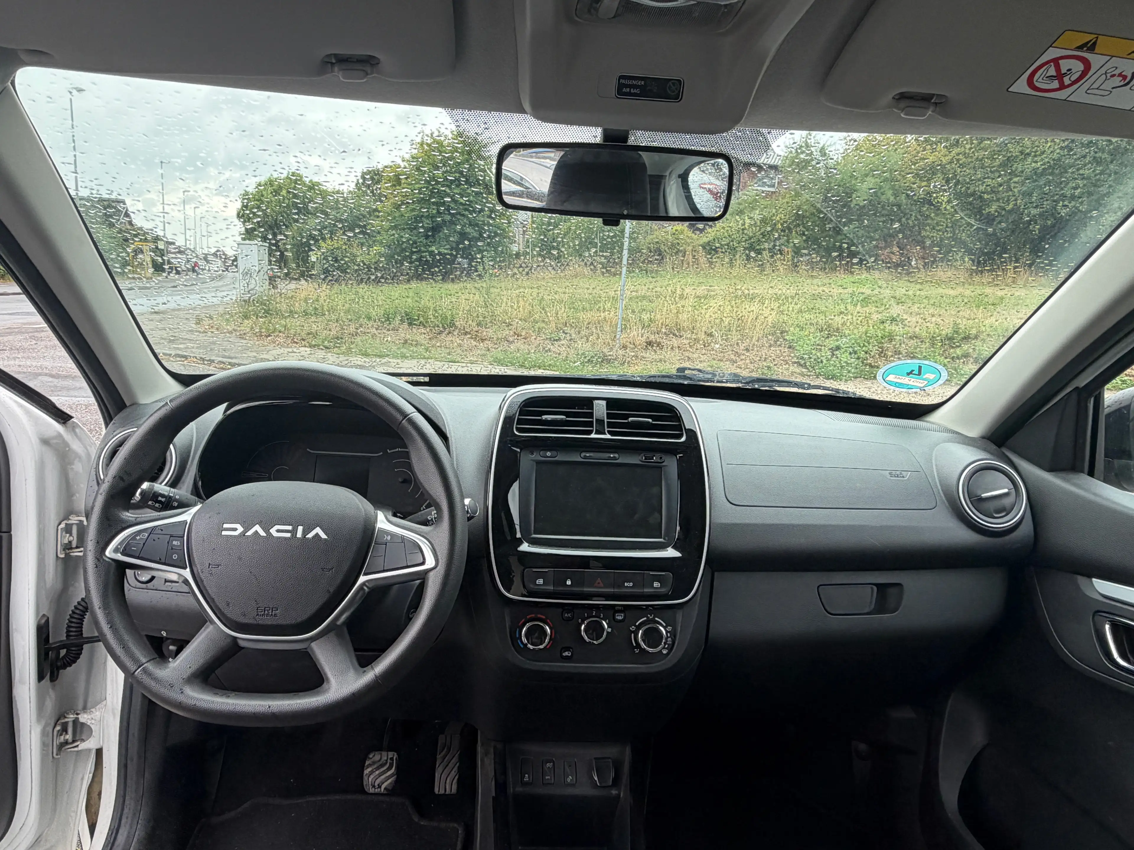 Dacia Spring Essential — photo 11