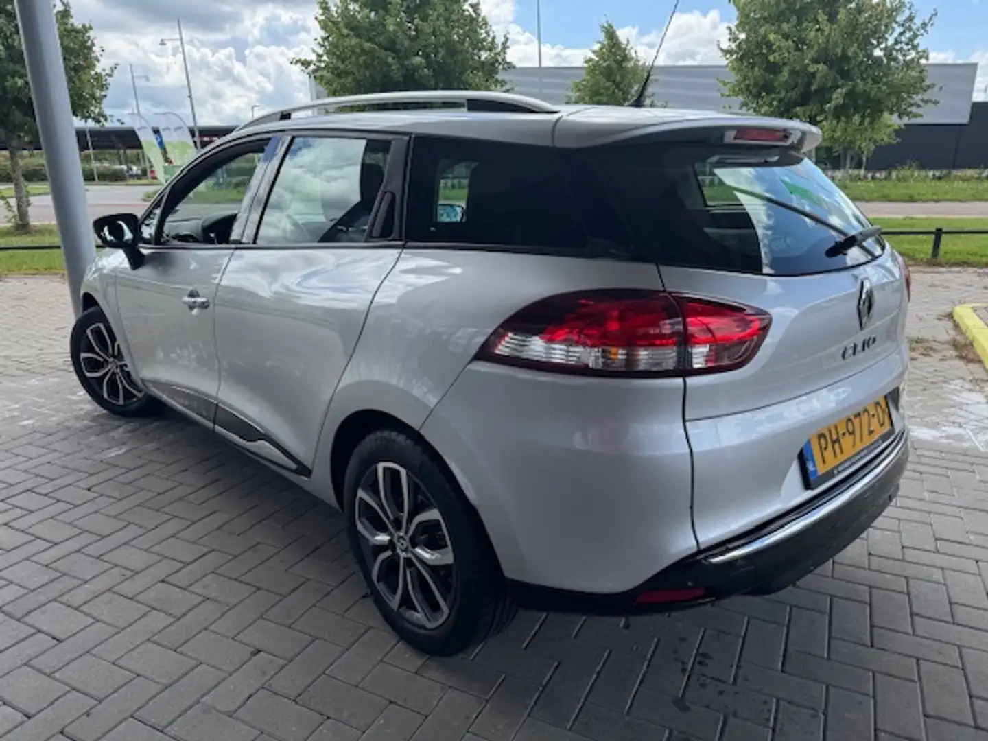 Renault Clio Estate 1.2 TCe ZEN AUTOMAAT 67.000 KM! Gris - 2