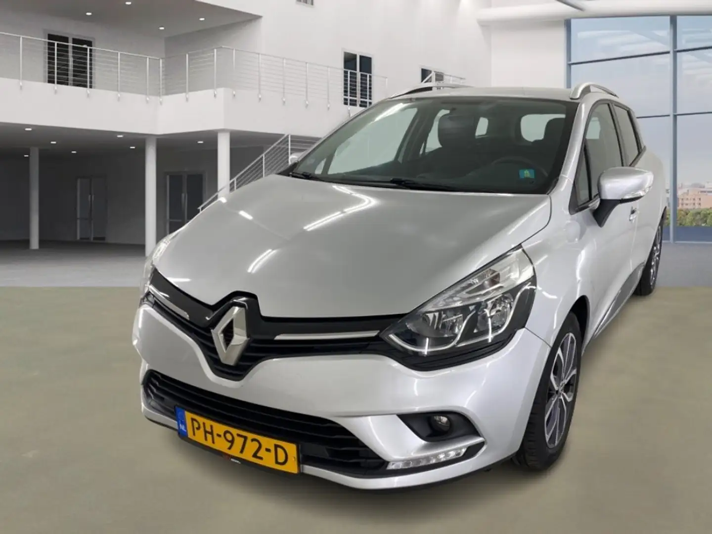Renault Clio Estate VERWACHT! 1.2 TCe ZEN AUTOMAAT 67.000 KM! Grijs - 2
