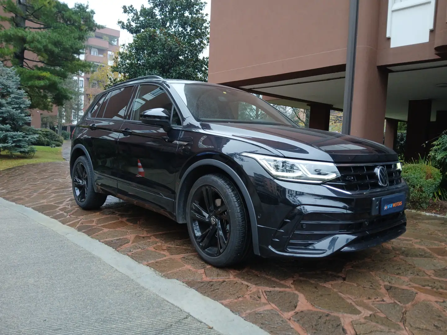 Volkswagen Tiguan Tiguan 2.0 tdi R-Line 150 cv dsg! Noir - 1
