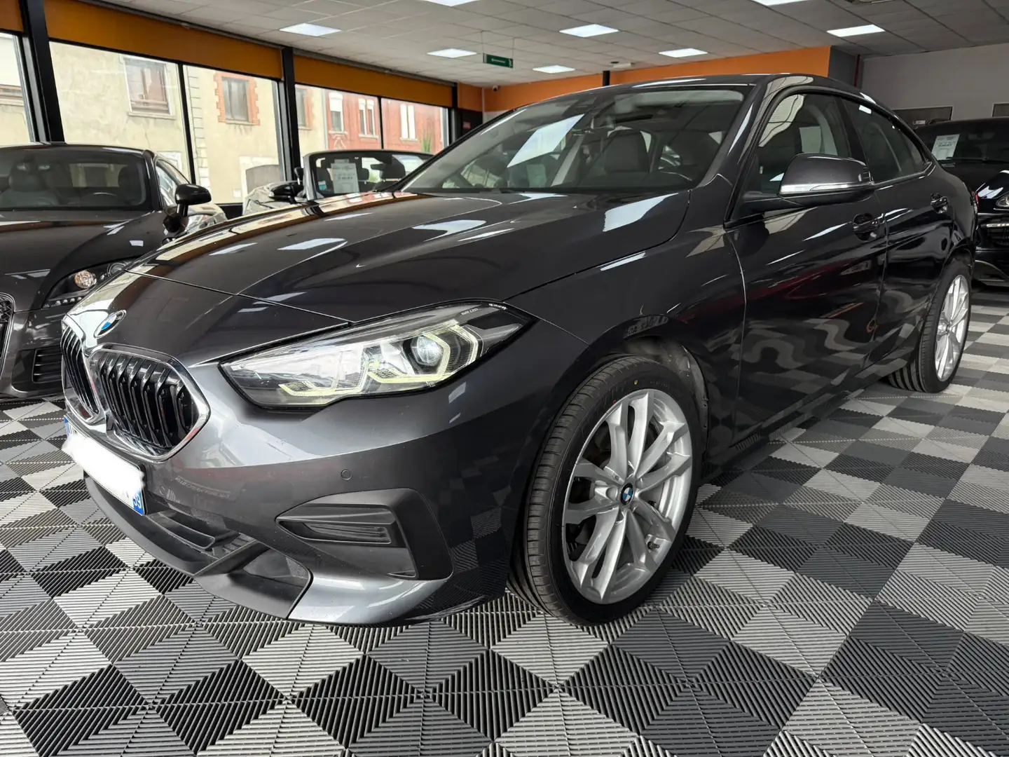 BMW 216 216 d Business Design Steptronic Gris - 2