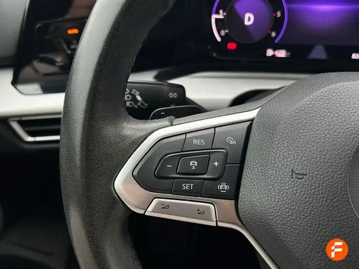 Volkswagen Golf 8 2.0 TDI 2023, foto 16