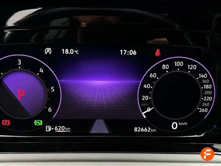 Volkswagen Golf 8 2.0 TDI 2023, foto 18