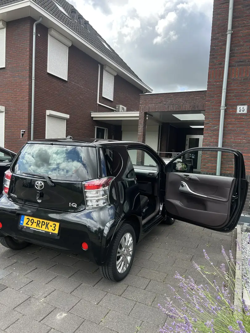 Toyota iQ 1.0 VVTi Aspiration Zwart - 2