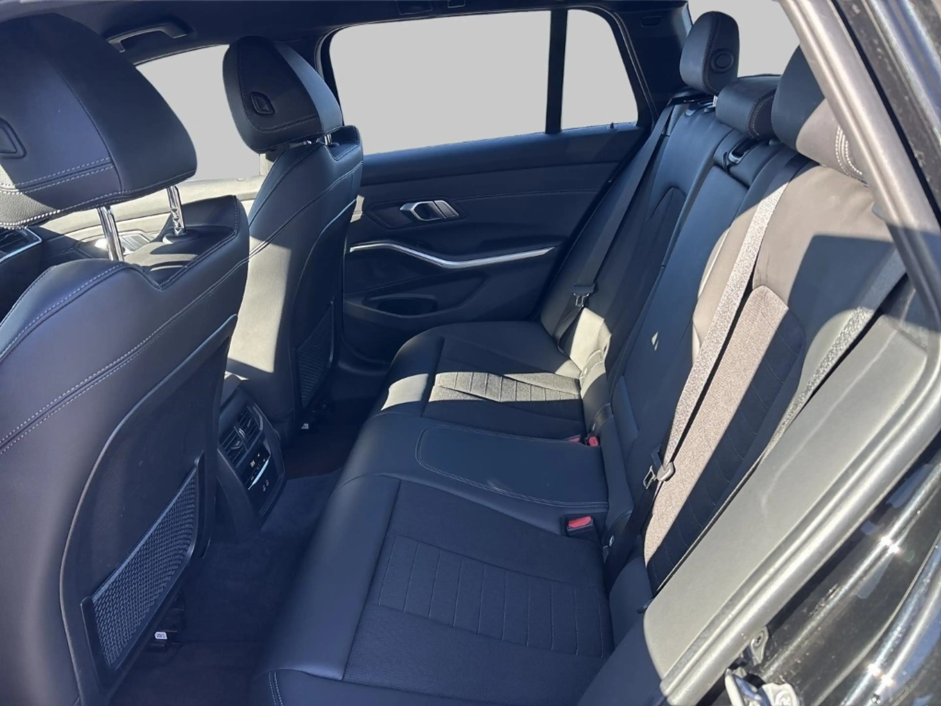 BMW 318 D A Digitales Cockpit Soundsystem Laserlicht LED B — photo 8