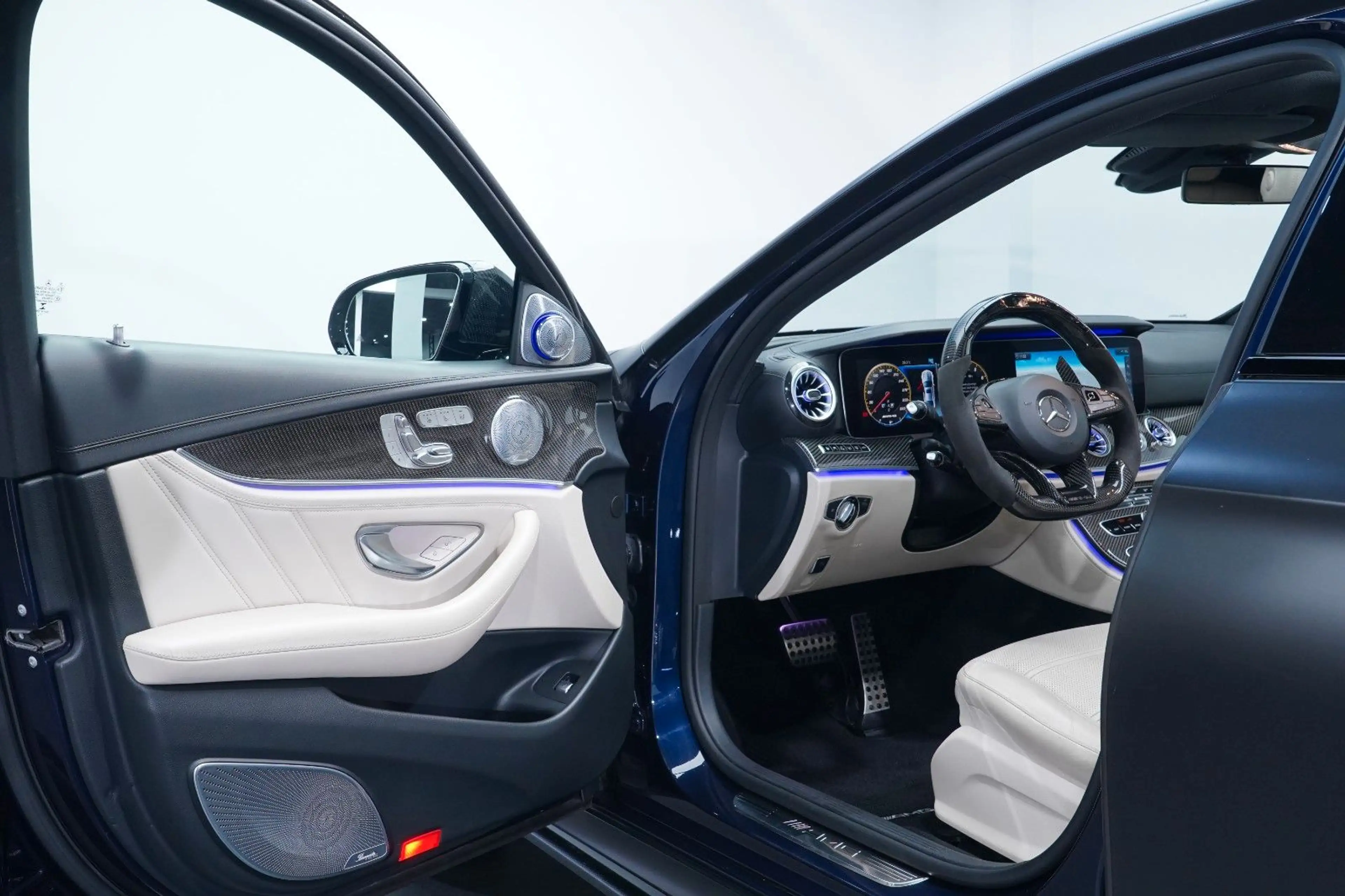 Mercedes-Benz E 63 AMG E 63 S AMG 4Matic+ Lim/4D BURM®/PANO/HUD/360°/ — photo 12