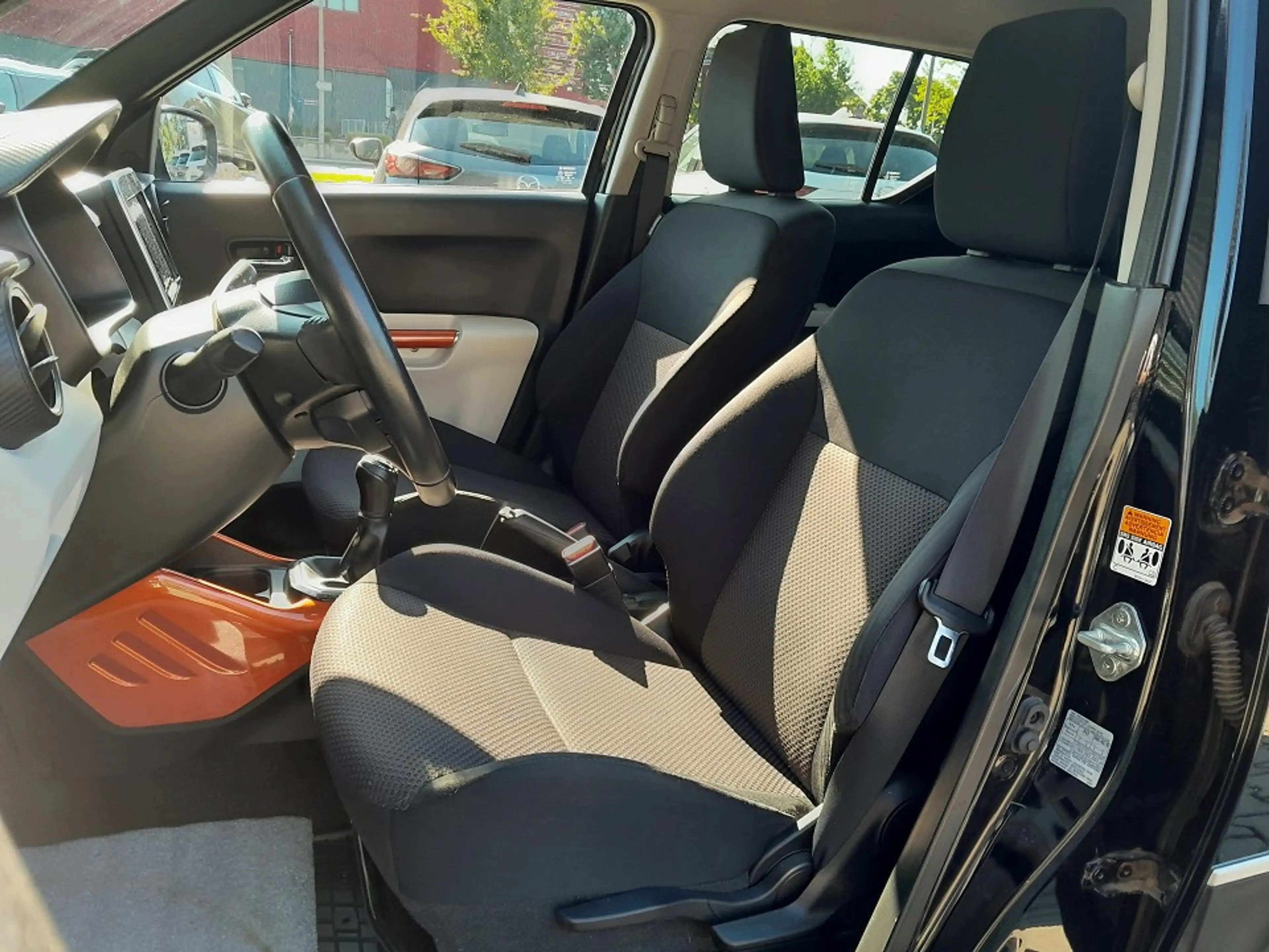 Suzuki Ignis 1.2 Comfort+ 4x4 Navi LED Standheizung (1. Hand!) — photo 8