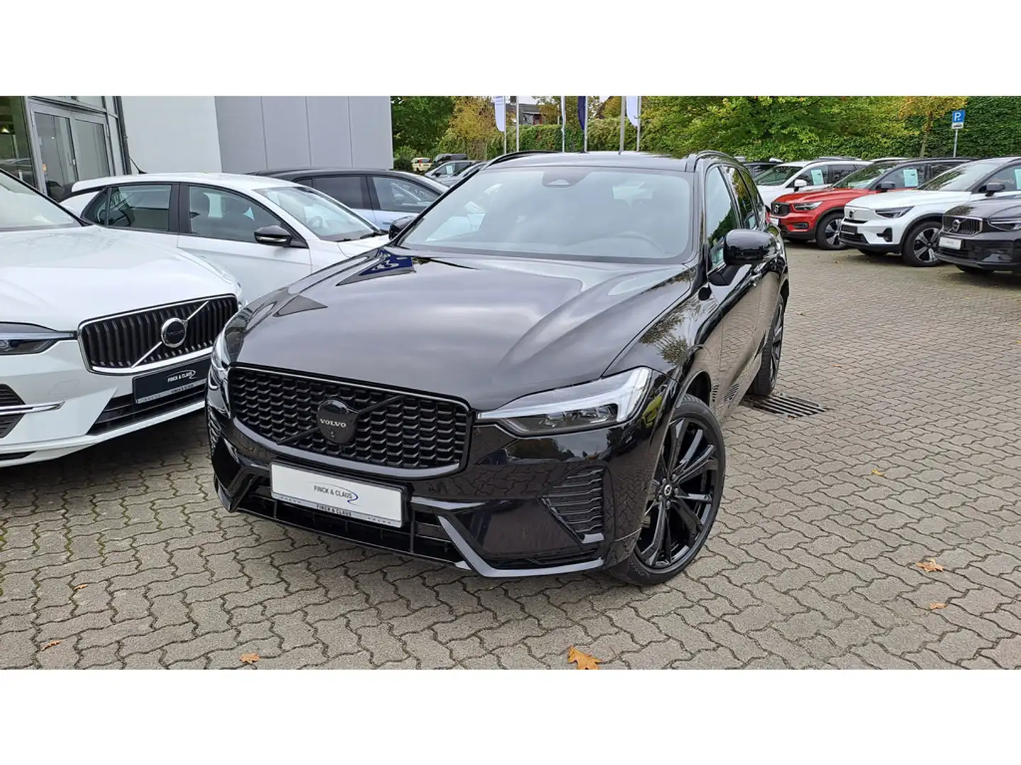 Volvo XC60 B5 AWD Plus Black Edition Schwarz - 1