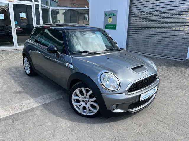 MINI Cooper S 1.6 mit Automatic,Leder,Navi,SHZ….
