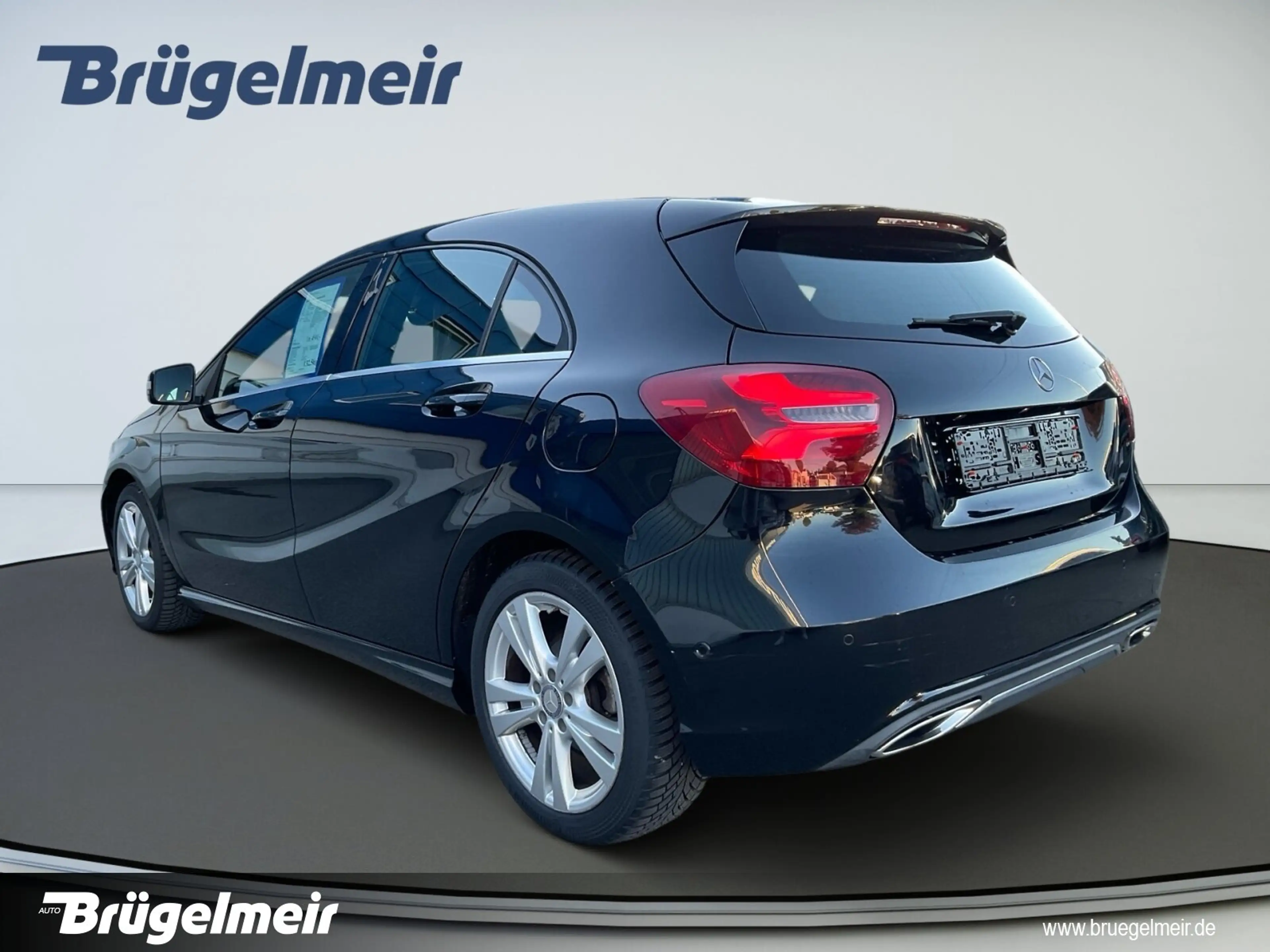 Mercedes-Benz A 200 A 200 Urban Automatik+NAVI+LED+TEILLEDER+SHZ+17" — photo 7