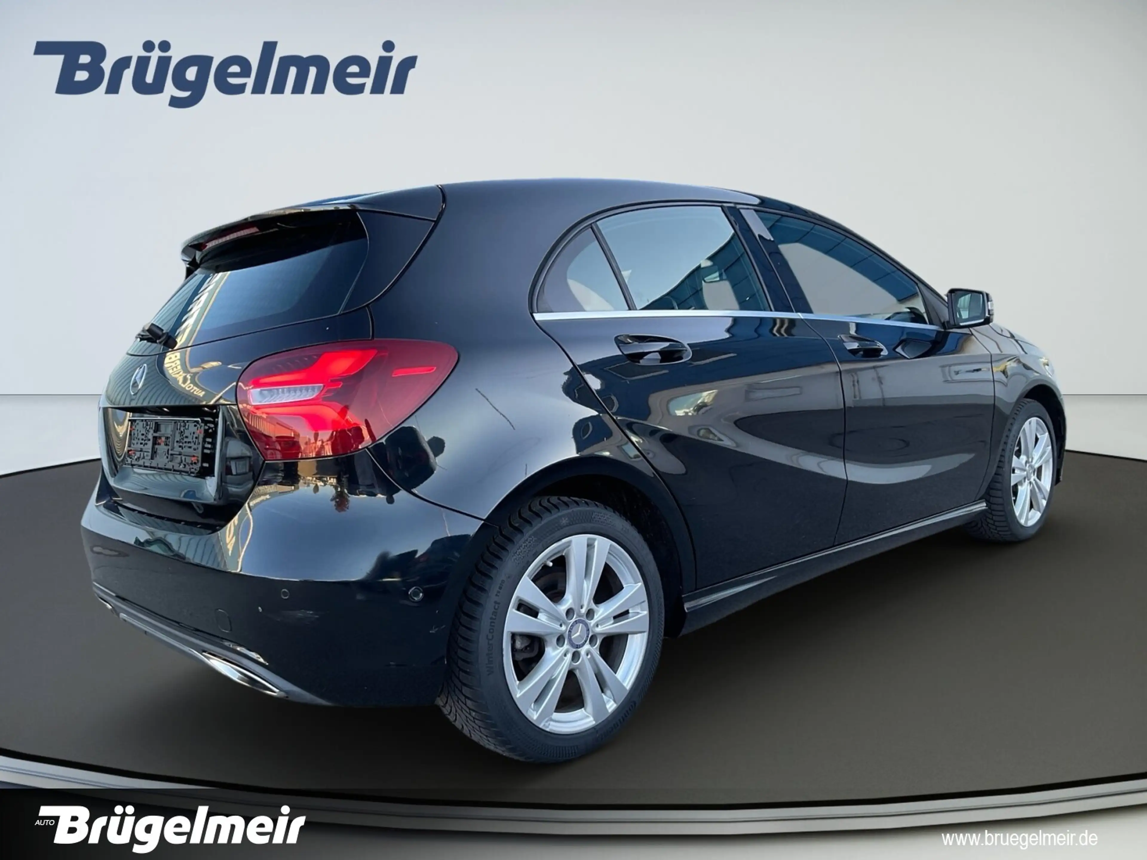 Mercedes-Benz A 200 A 200 Urban Automatik+NAVI+LED+TEILLEDER+SHZ+17" — photo 5