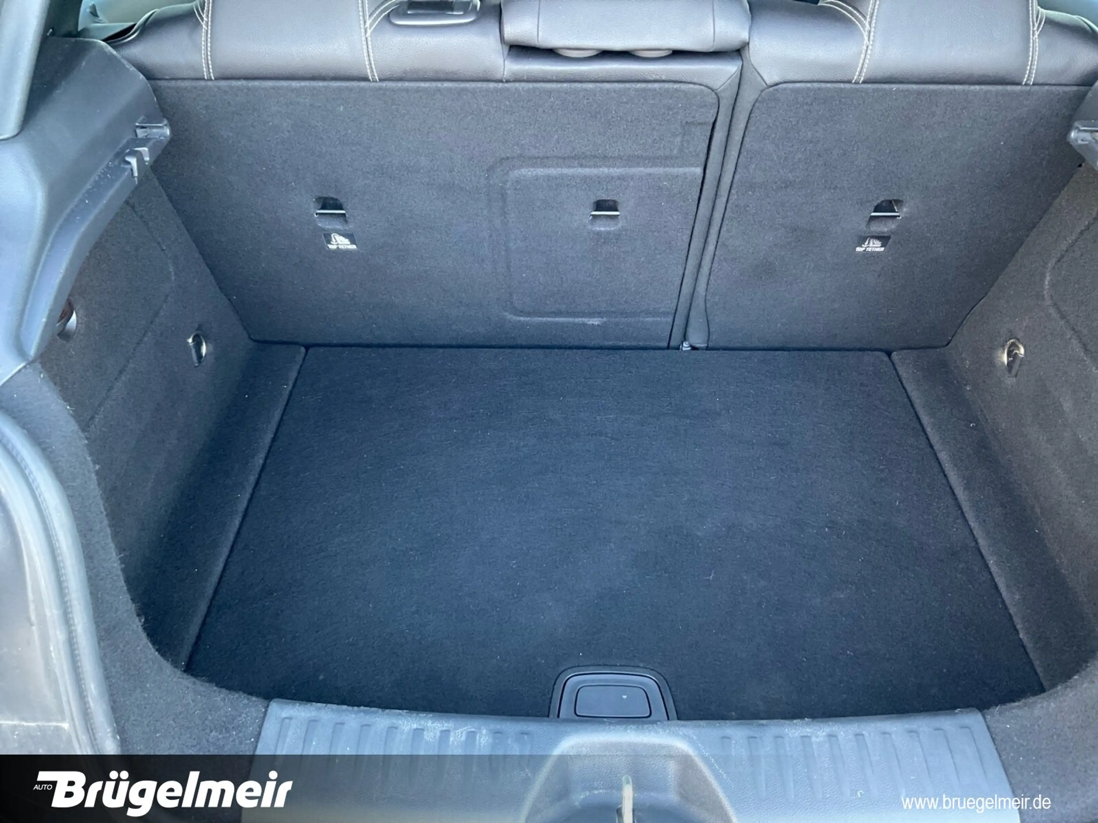 Mercedes-Benz A 200 A 200 Urban Automatik+NAVI+LED+TEILLEDER+SHZ+17" — photo 12