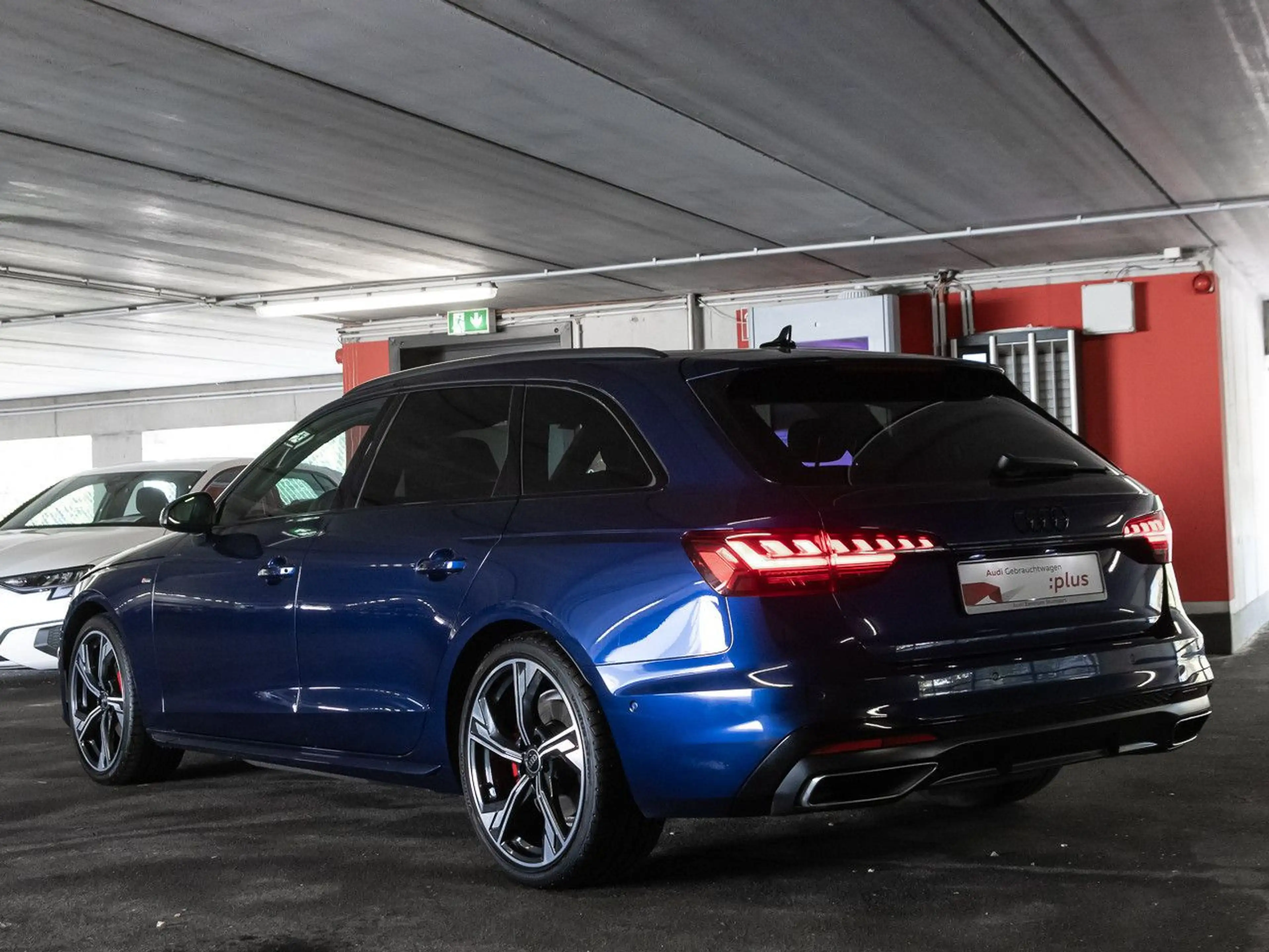 Audi A4 40 TFSI S line Matrix LED ACC Kamera — photo 3