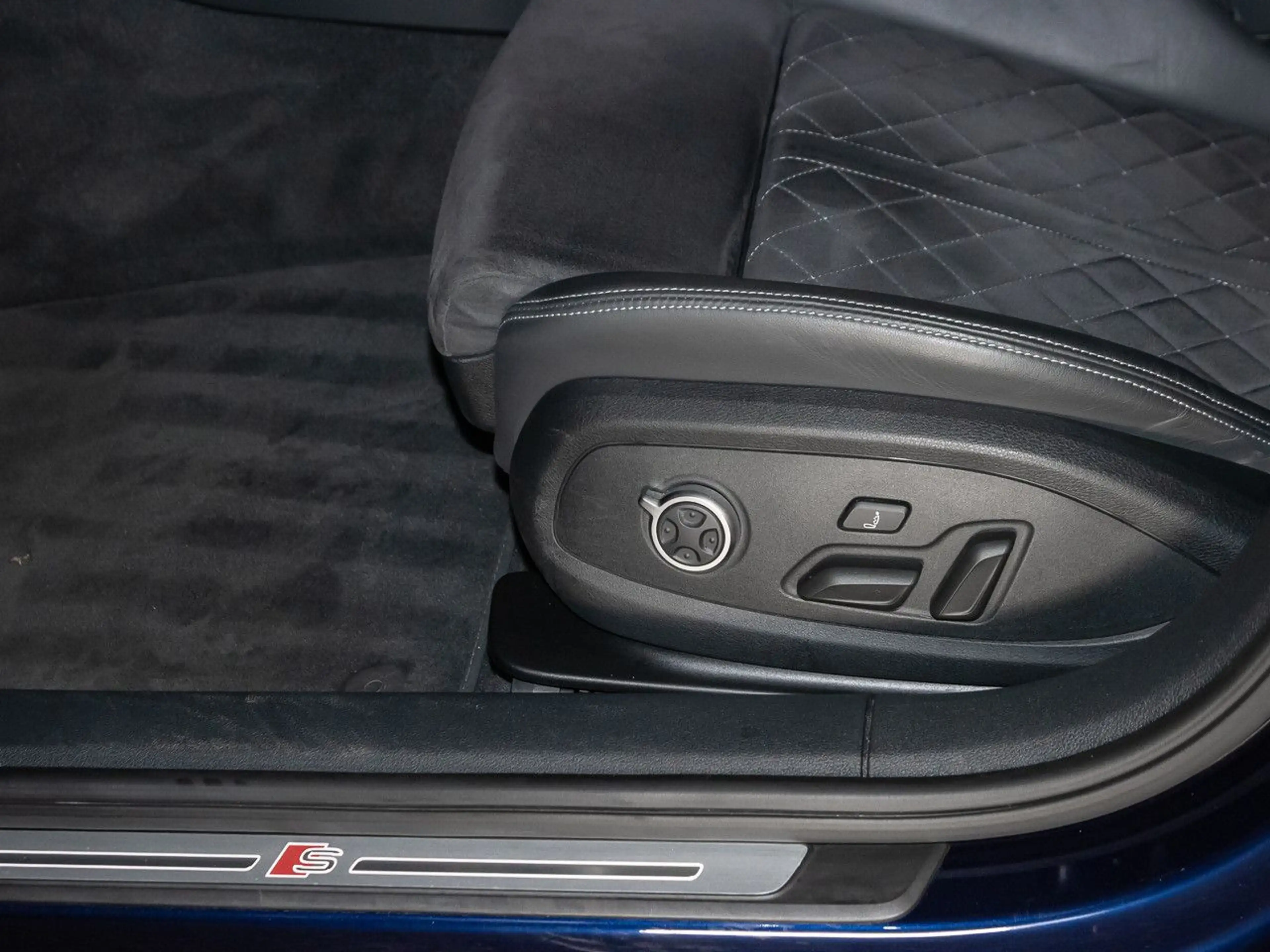 Audi A4 40 TFSI S line Matrix LED ACC Kamera — photo 14