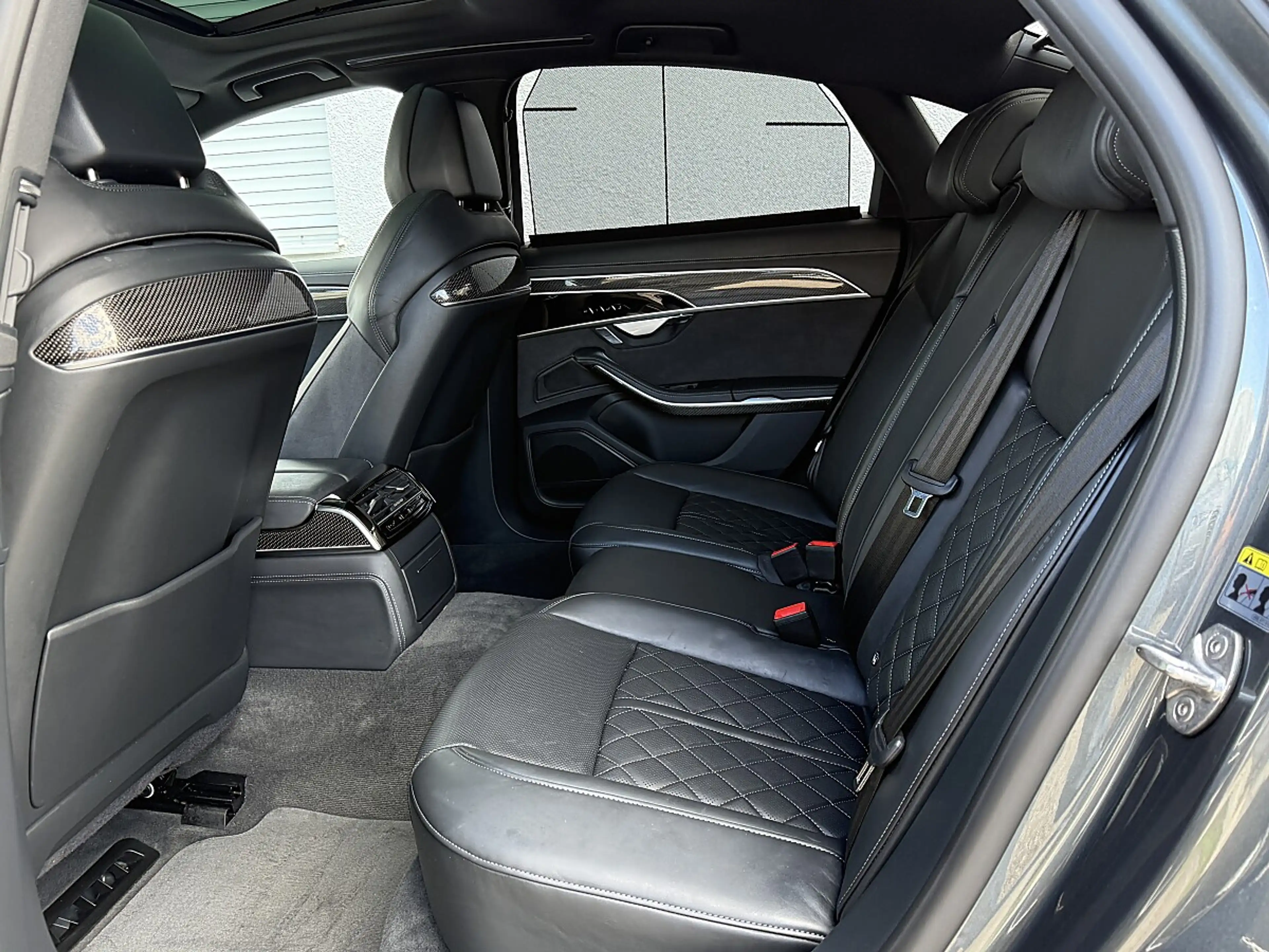 Audi A8 60TFSI e quattro |Panorama| HeadUp |Nachtsicht| — photo 13