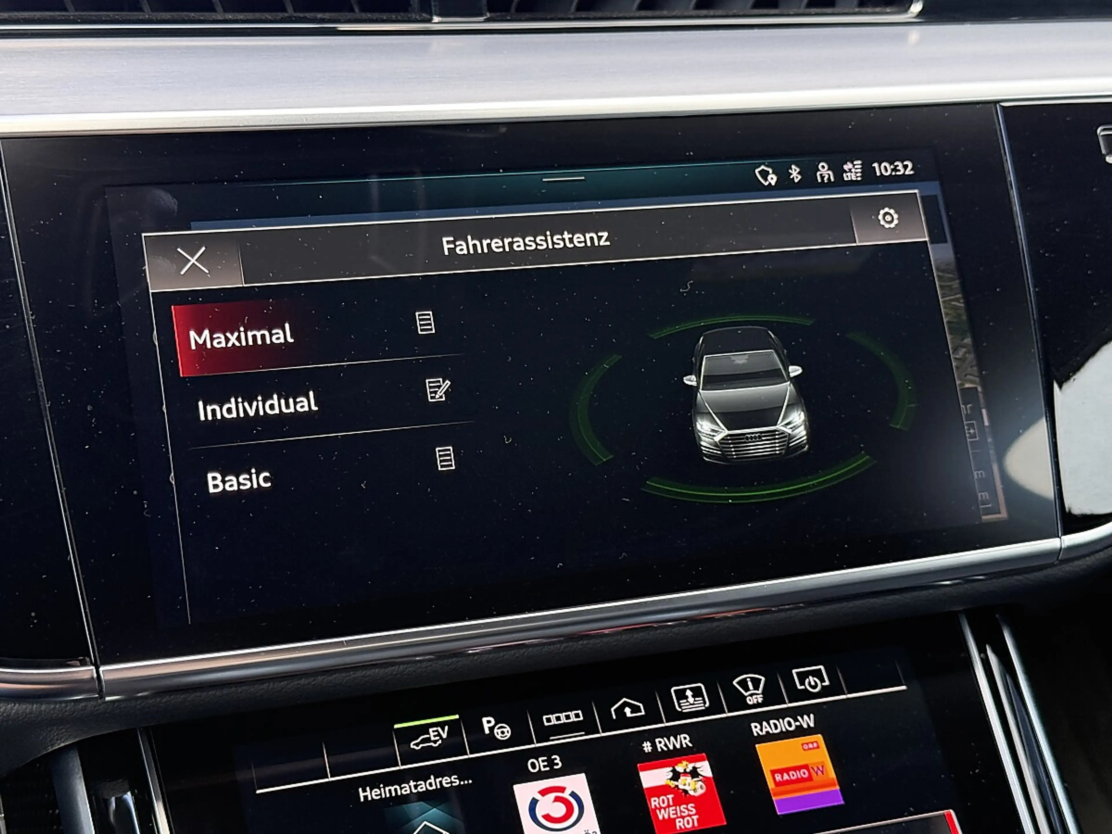 Audi A8 60TFSI e quattro |Panorama| HeadUp |Nachtsicht| — photo 31