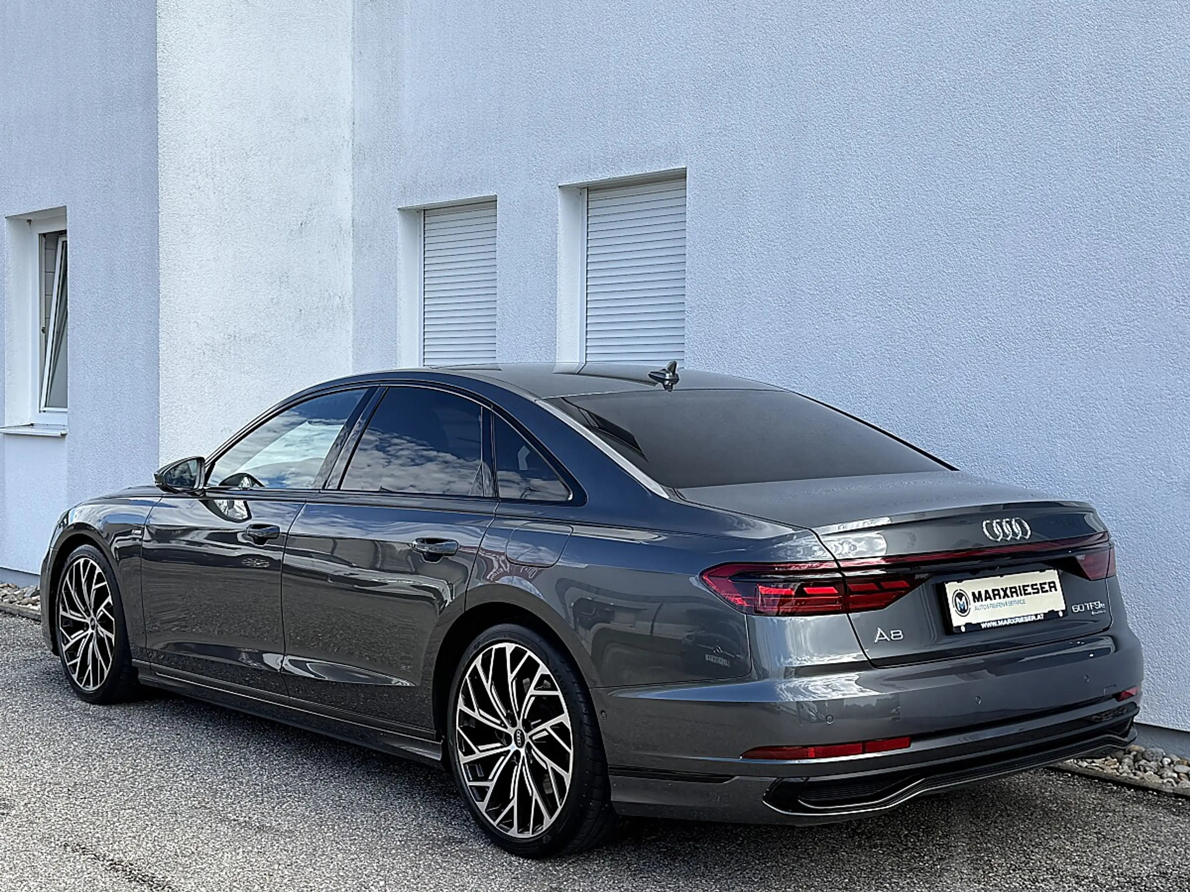 Audi A8 60TFSI e quattro |Panorama| HeadUp |Nachtsicht| — photo 6