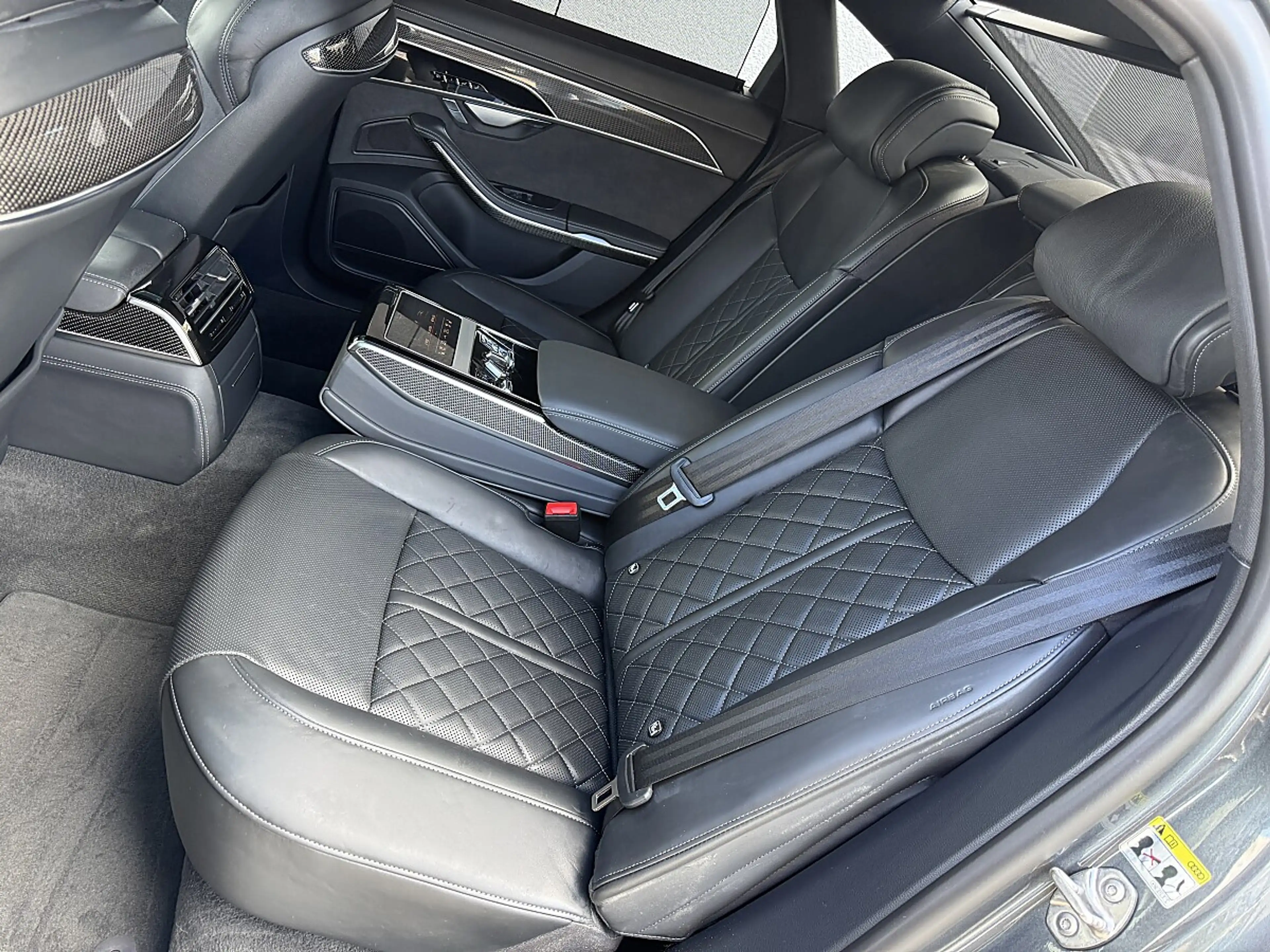 Audi A8 60TFSI e quattro |Panorama| HeadUp |Nachtsicht| — photo 17