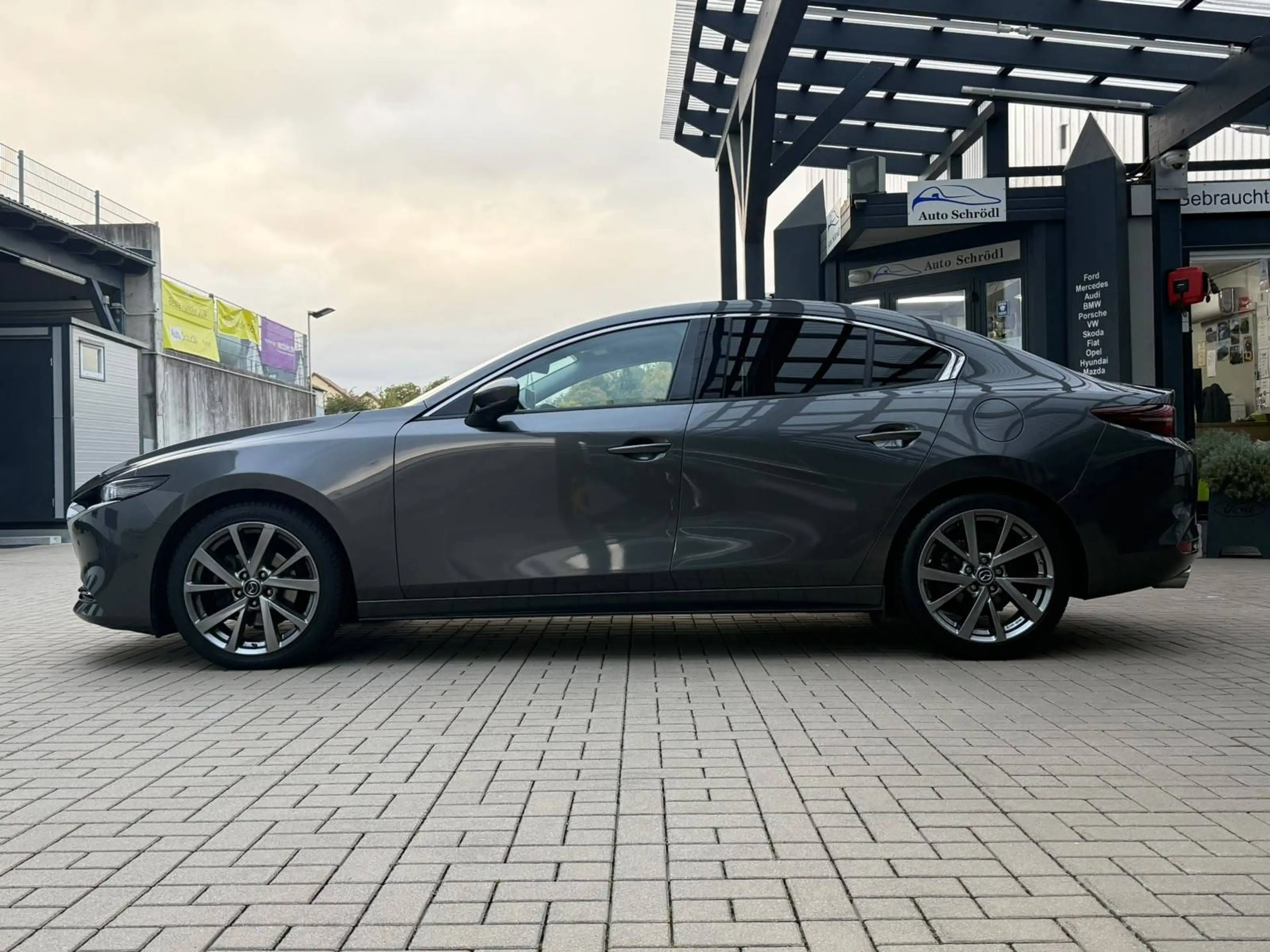 Mazda 3 Fastback Aut. SKYACTIV-X 2.0 M Hybrid Selection, Matrix-LED, BOSE, Leder, 360°K, HUD, ACC, Tot-W, Memory, SR+WR — photo 3