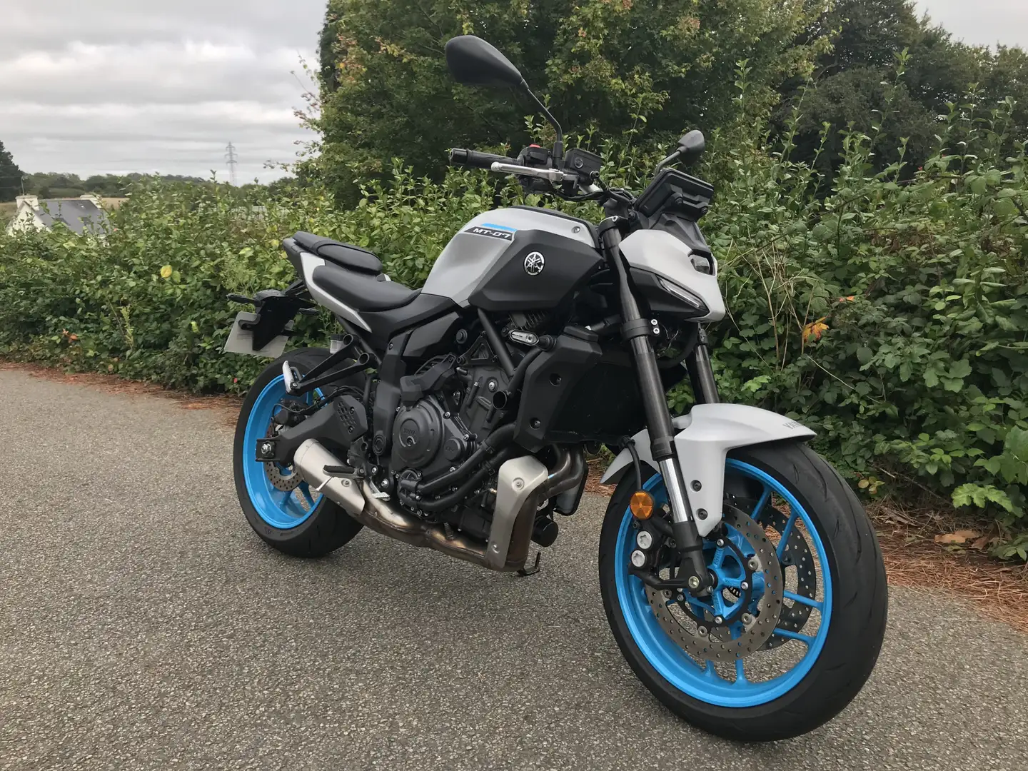 Yamaha MT-07 Gris - 1