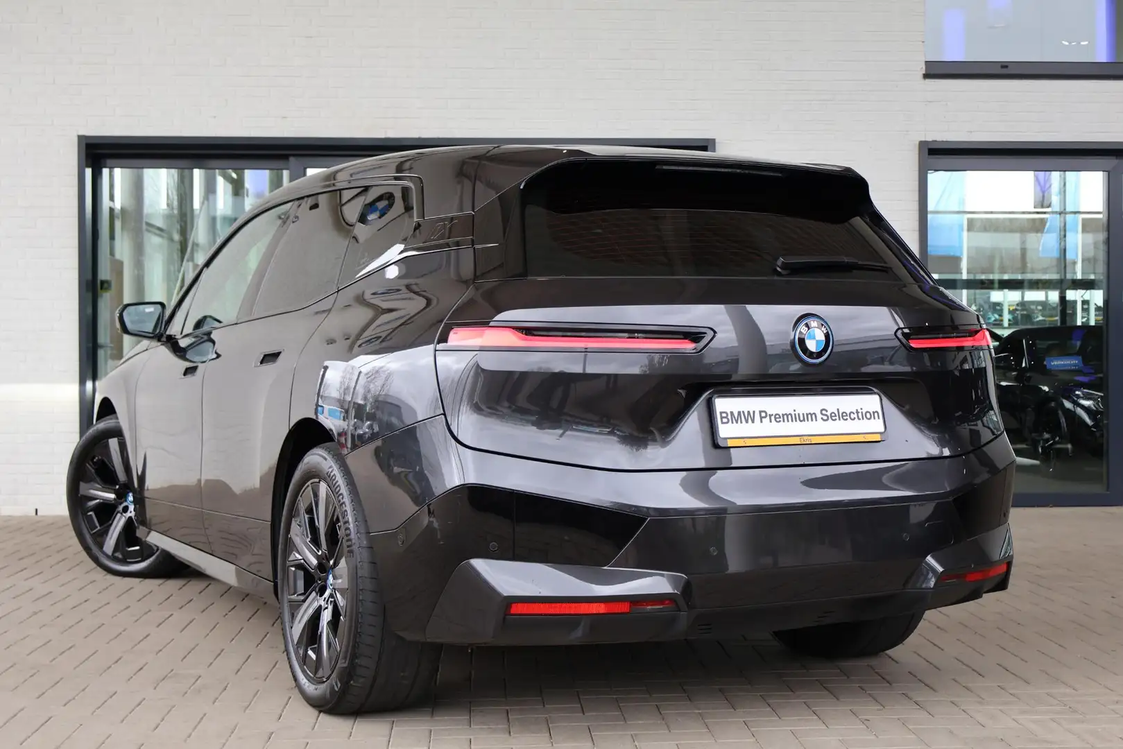 BMW iX xDrive50 | Sport Edition | Bowers & Wilkins | Pano Grijs - 2