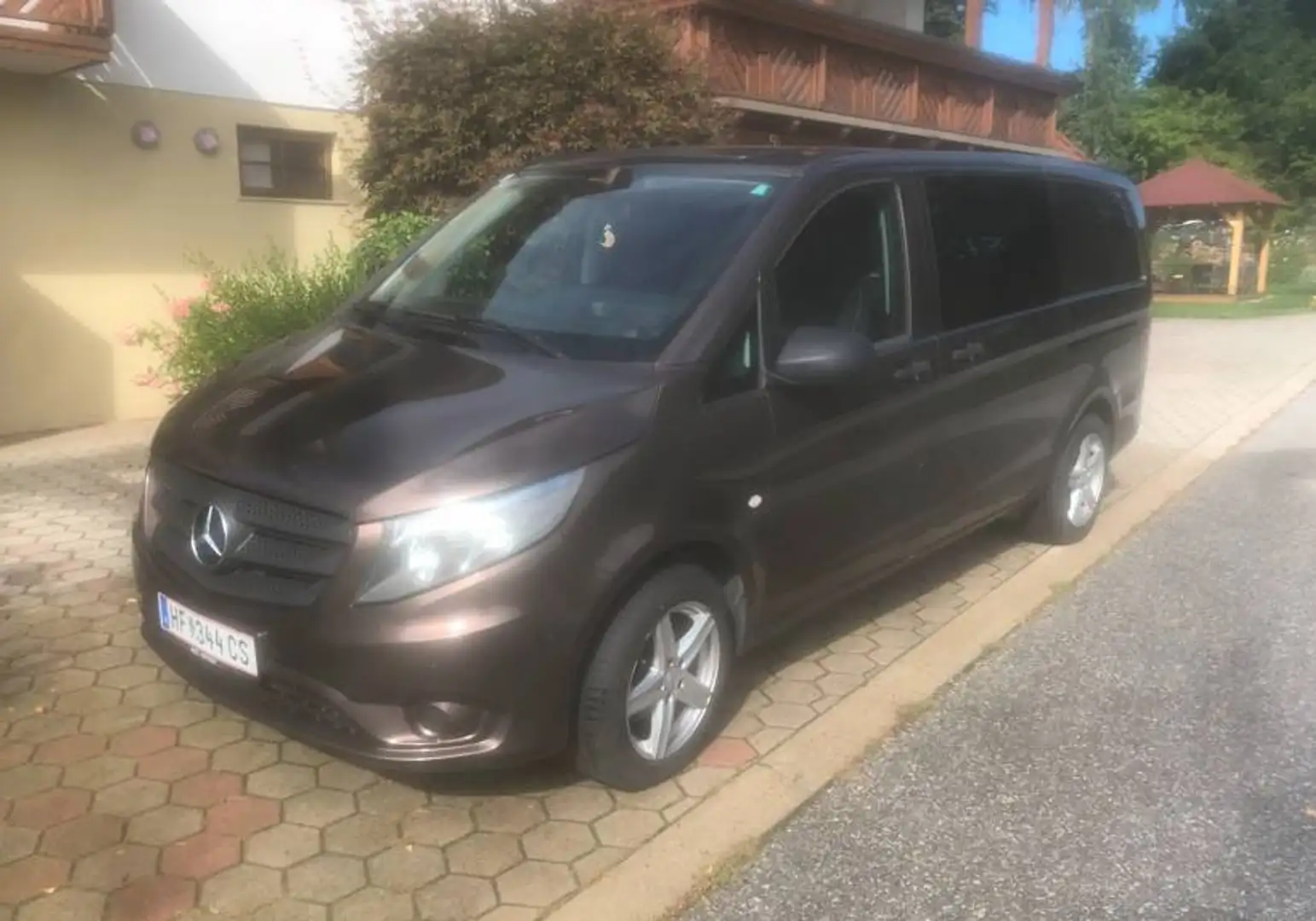 Mercedes-Benz Vito Vito 111 CDI kompakt Braun - 1