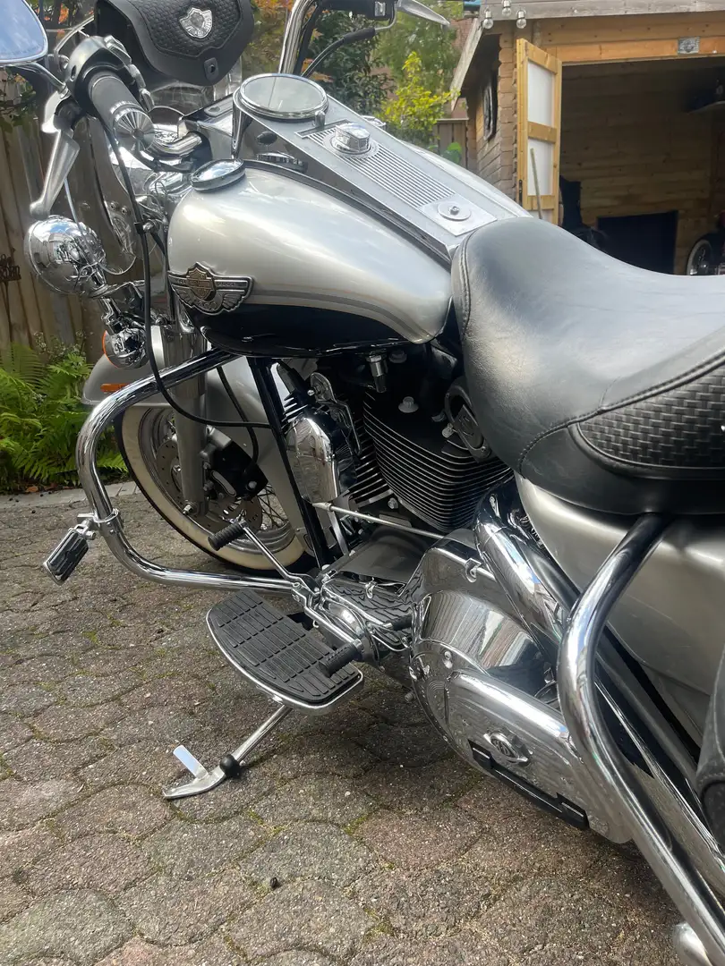 Harley-Davidson Road King Argent - 2