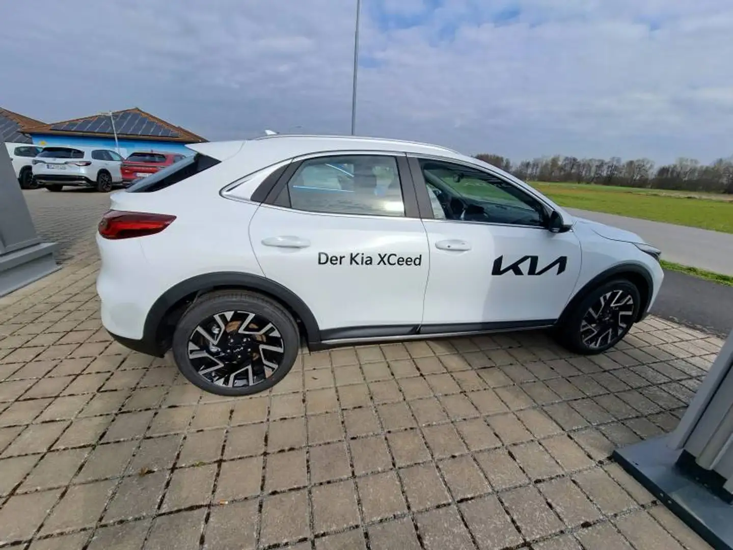 Kia XCeed PHEV Spirit mit Technologie-Paket Bílá - 2