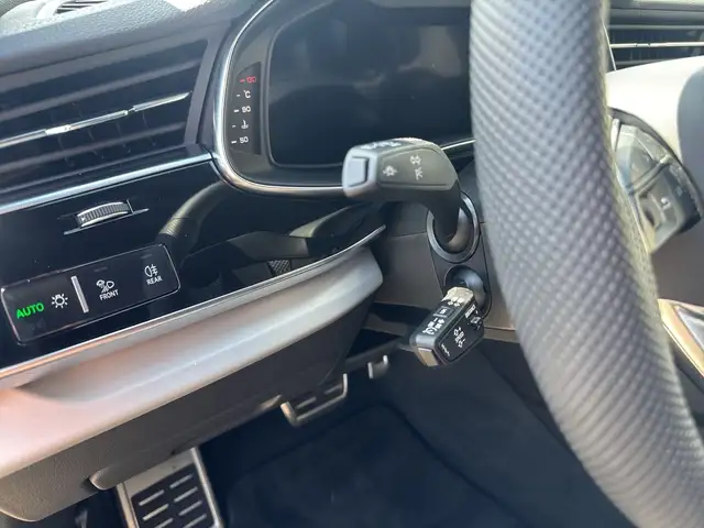 Audi Q7 view 15