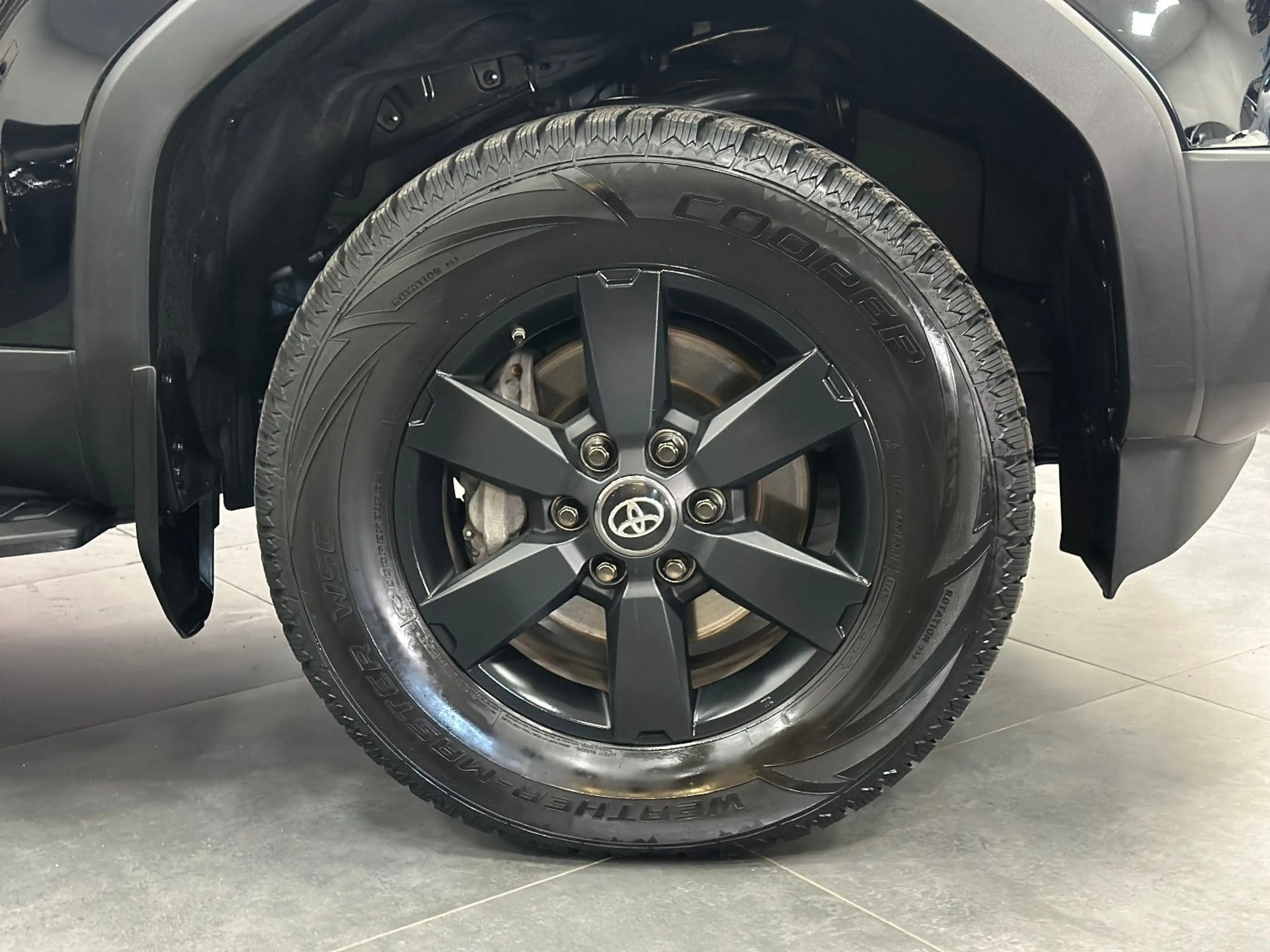 Toyota Land Cruiser 2,8 D-4D 151 kW AWD Executive EXPOR — photo 5