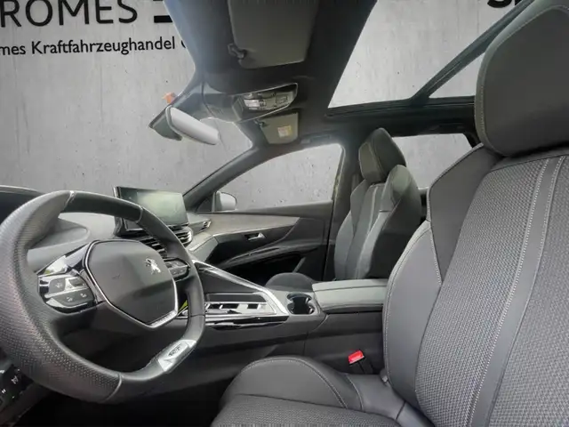 Peugeot 3008 view 9