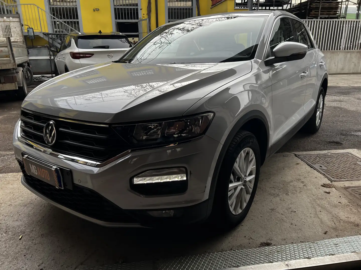 Volkswagen T-Roc T-Roc I  2.0 tdi  SPORT 150cv dsg AZIENDALE IVA Bianco - 1