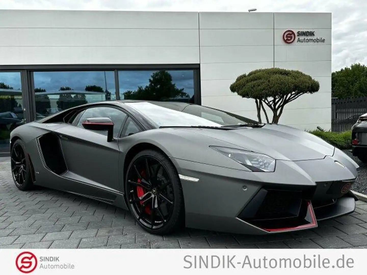 Lamborghini Aventador LP 700-4 ///Pirelli EDITION/// 1of100 Grau - 2