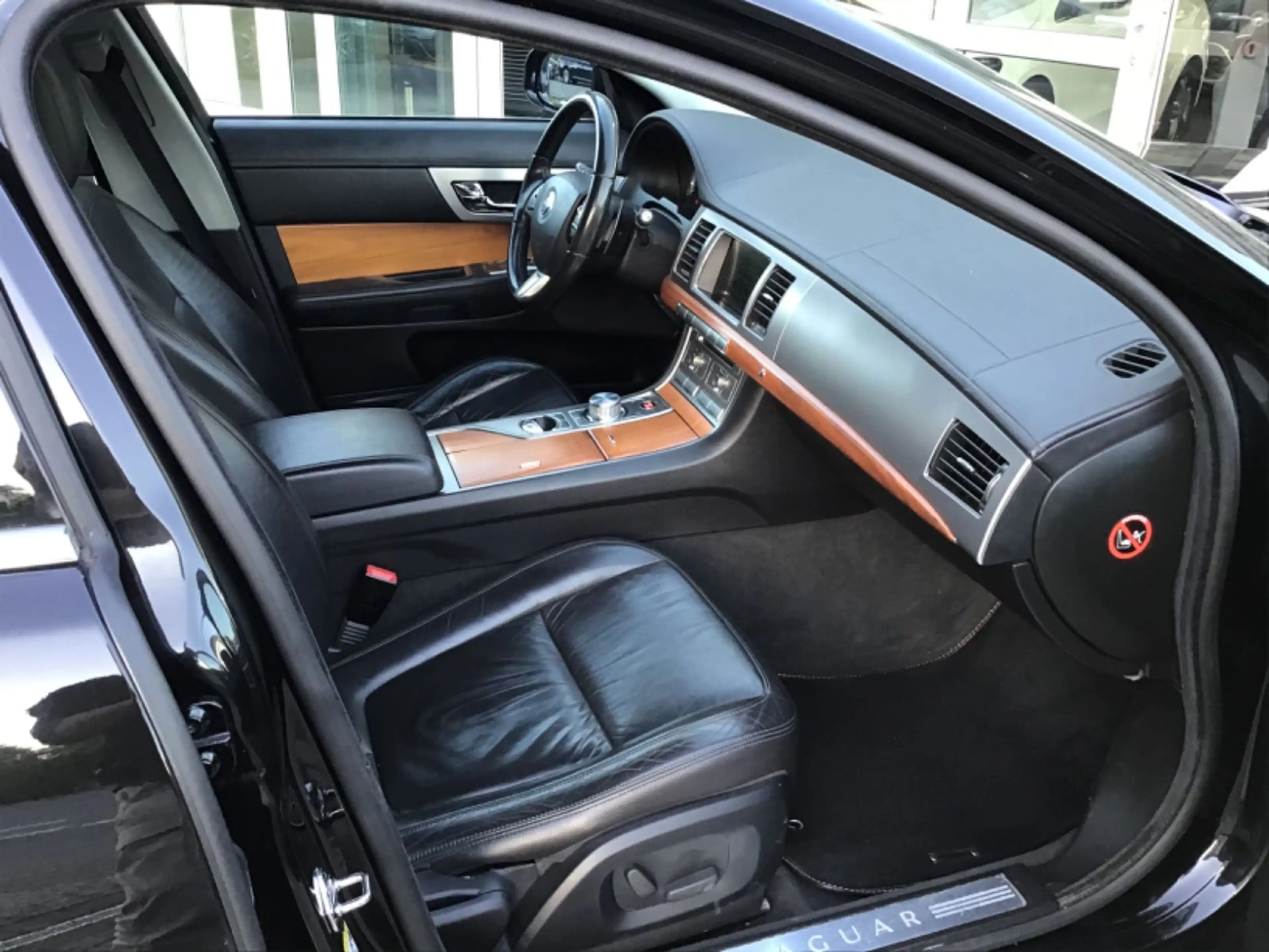 Jaguar XF 3.0d V6 Diesel Edition ~Navi~Tempo~Leder~Xeno — photo 11