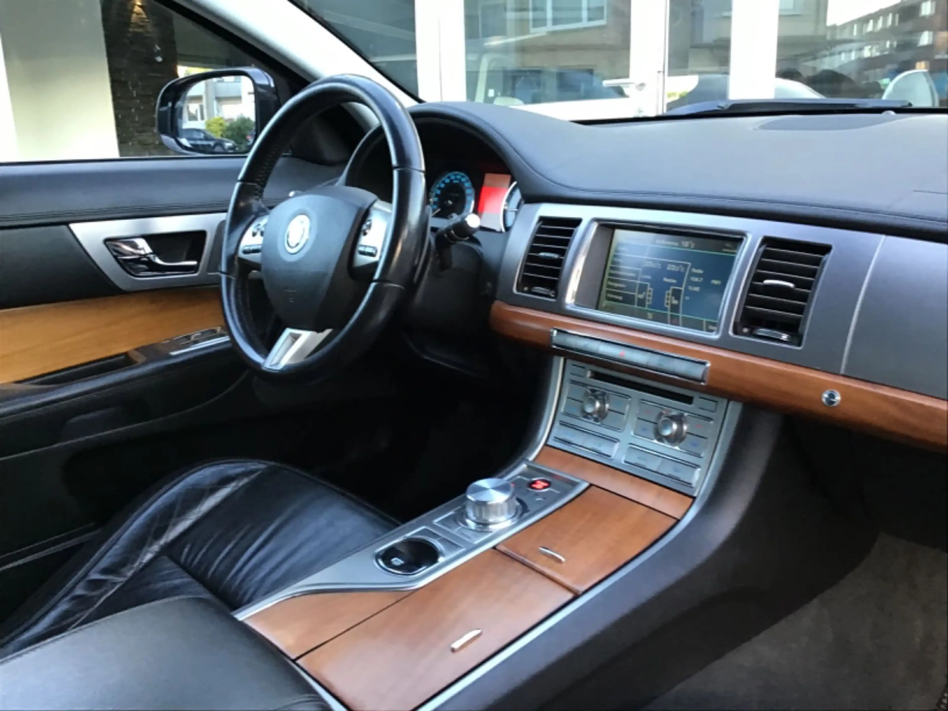 Jaguar XF 3.0d V6 Diesel Edition ~Navi~Tempo~Leder~Xeno — photo 10