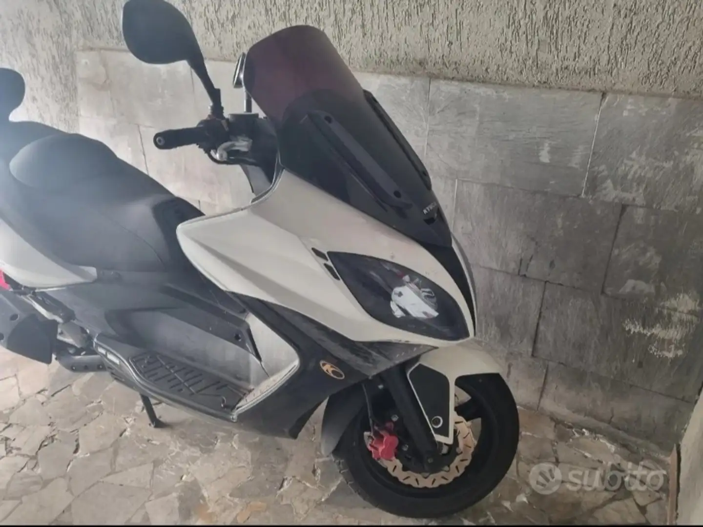 Kymco Xciting 300i White - 1