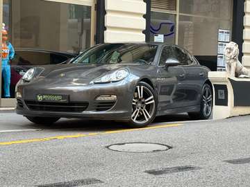 Hybrid S (970) / 3.0L V6 333 CH Tiptronic 8 /