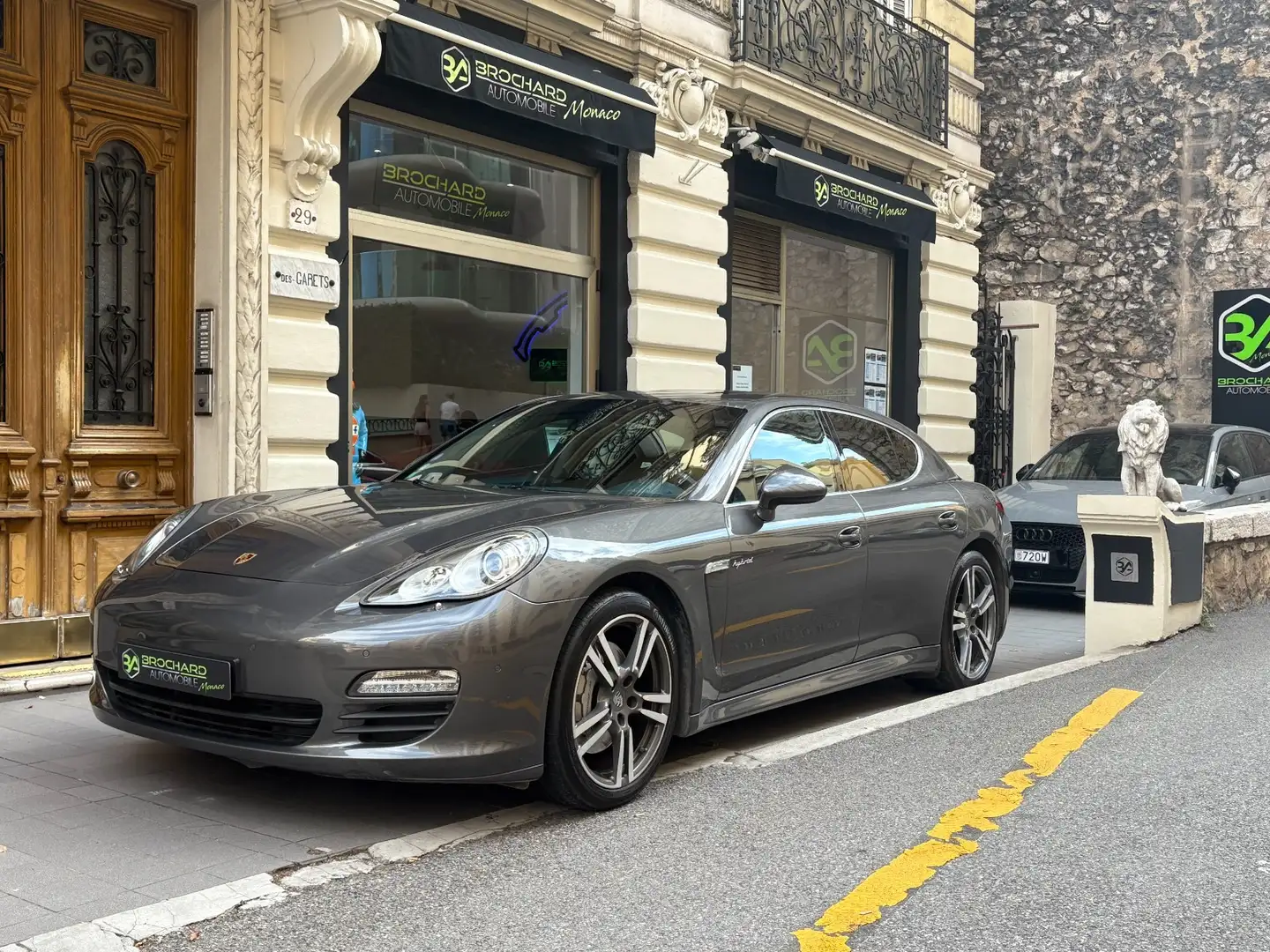Porsche Panamera Hybrid S (970) / 3.0L V6 333 CH Tiptronic 8 / Grau - 2