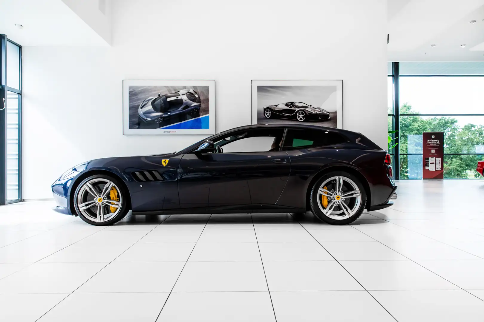 Ferrari GTC4 Lusso GTC4Lusso V12 ~Ferrari Munsterhuis~ Blau - 2