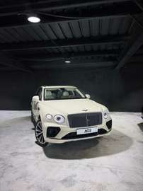4.0 V8 EWB Azure First Edition