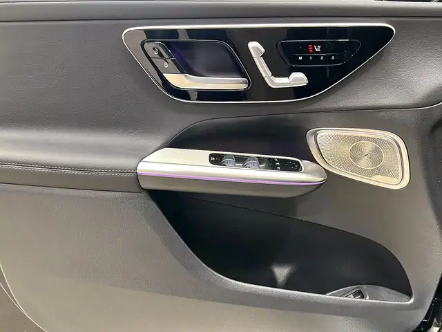Mercedes-Benz GLC view 13