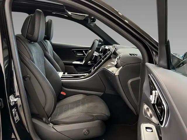 Mercedes-Benz GLC view 14