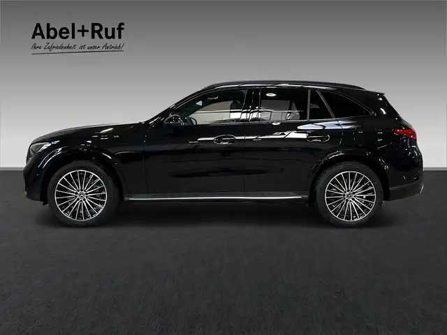 Mercedes-Benz GLC view 4