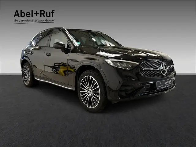 Mercedes-Benz GLC view 3