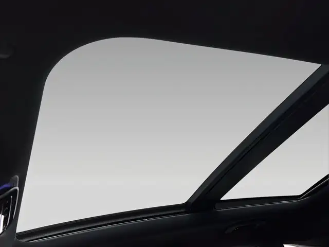 Mercedes-Benz GLC view 11
