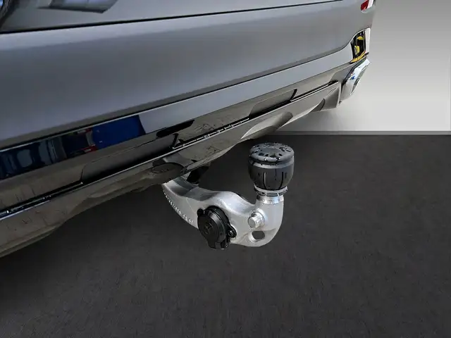 Mercedes-Benz GLC view 12