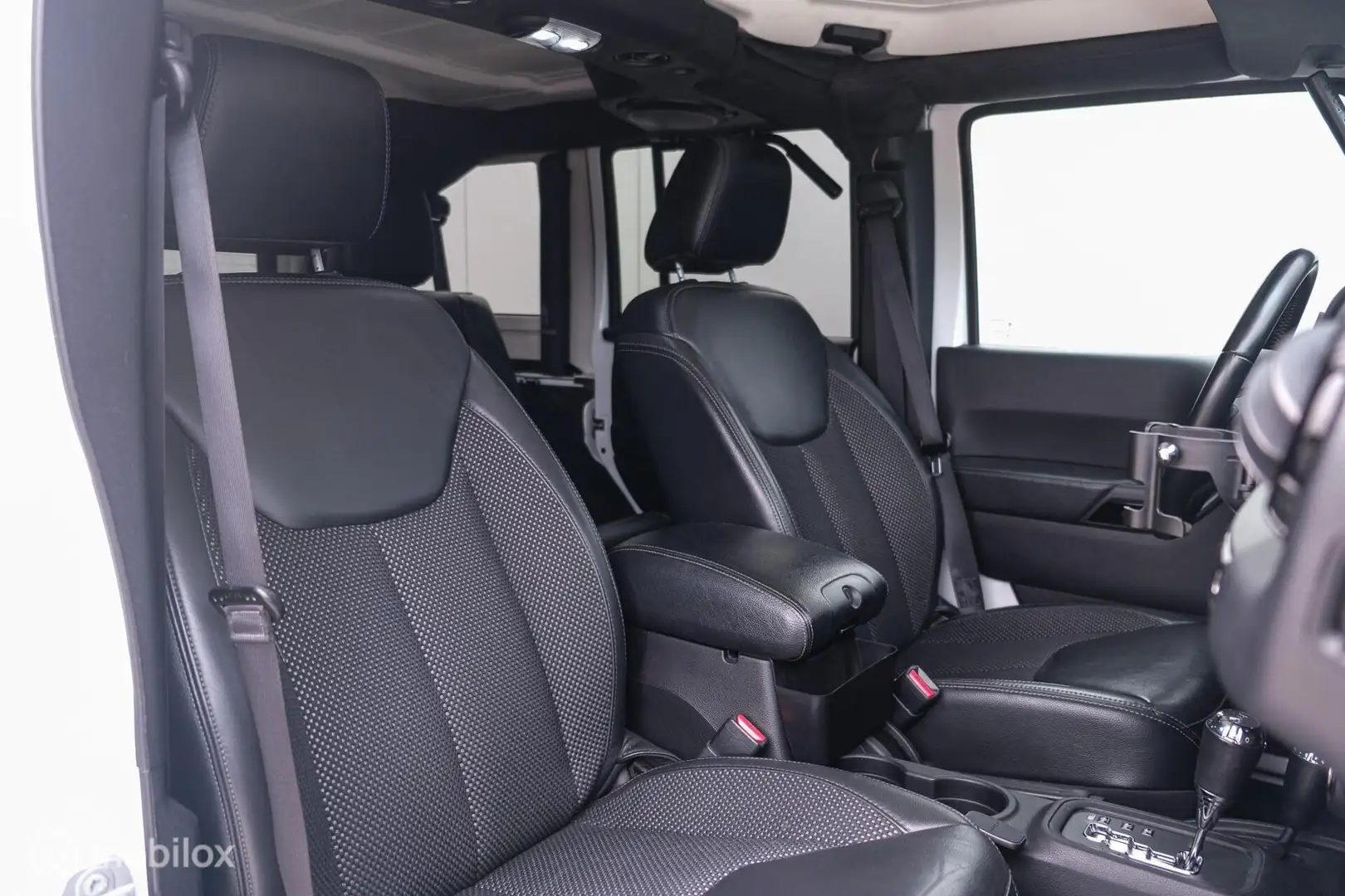 Jeep Wrangler Unlimited 3.6 | 5 persoons | Treeplanken | LED | Z Wit - 2