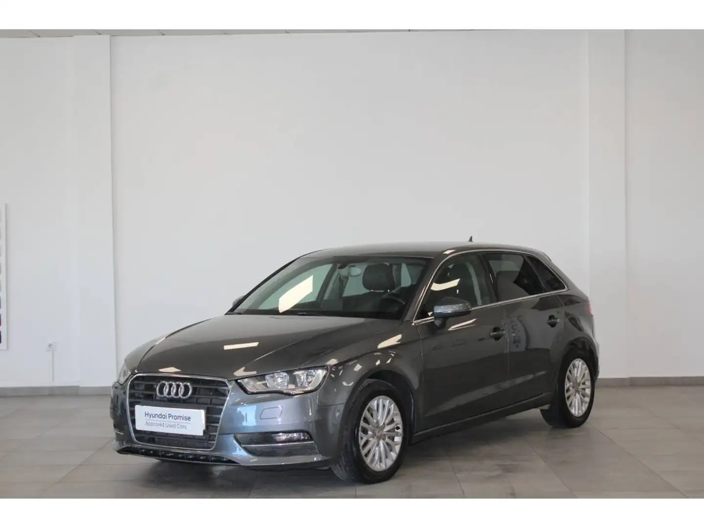 Audi A3 Sportback 1.6TDI Attracted S-Tronic 105 Gris - 1