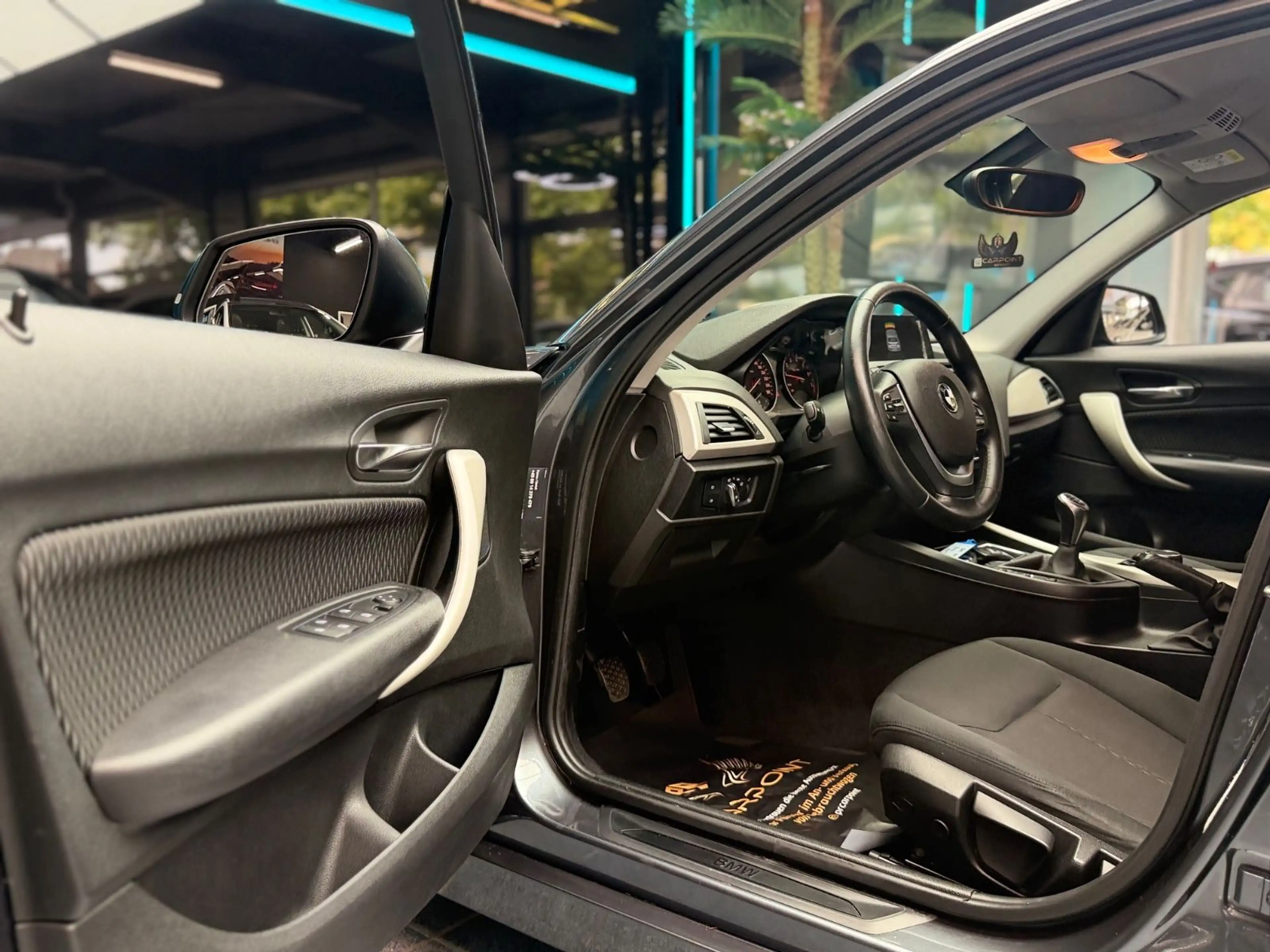 BMW 120 Limo/Xenon/KlimaA/Navi/PDC/BT/Temp. — photo 14